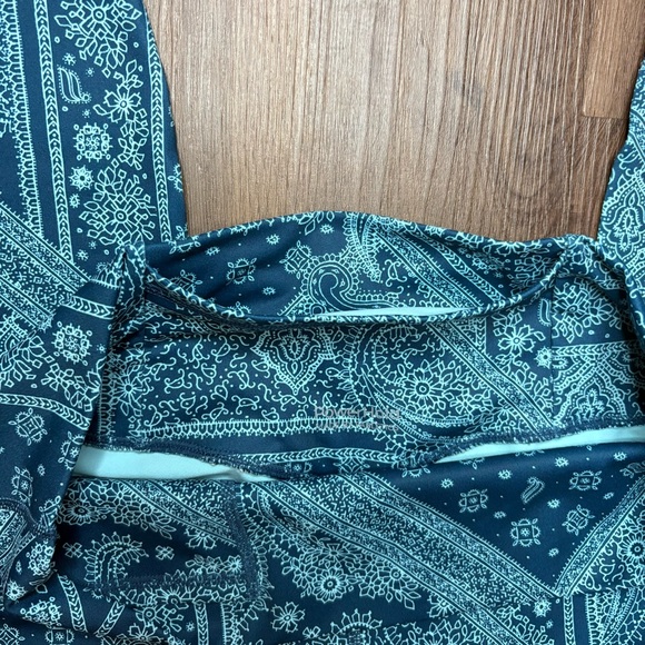 Fabletics High-waisted 7/8 Legging Blue Nova Bandana Tapioca‎ Sz L. - Picture 8 of 9